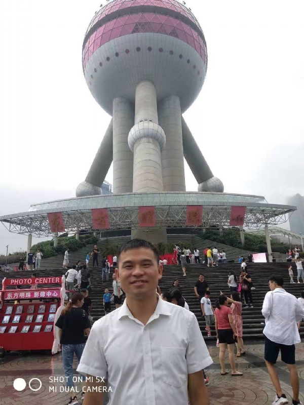 小猫吃老鼠的第一张照片--长泰相亲网